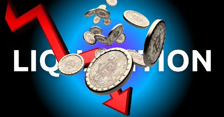 Падіння криптовалютного ринку: XRP, BTC та ETH знизилися через економічну невизначеність