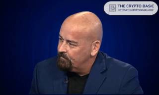 Юрист Джон Дитон собирает пожертвования на выборы.