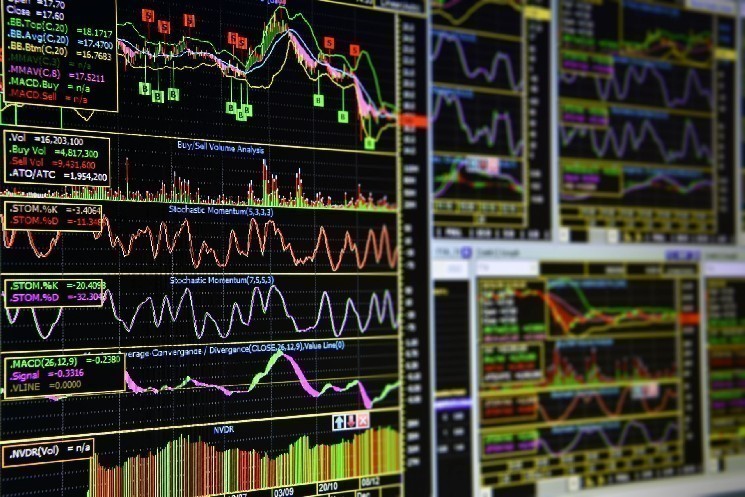 XRP зростає на 11%, проте бореться з опором на рівні $3.65, в той час як Bitcoin і Ether демонструють позитивні тенденції на ринку криптовалют.