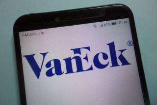 VanEck подає заявку на запуск ETF зі стейкованим токеном Solana