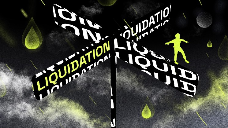 Ринок криптовалют переживає падіння: ліквідації біткойн та ефір досягли мільярдів, але інвестори продовжують купувати на спадах.