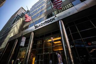 Рік Рідер з BlackRock передбачає зниження процентних ставок ФРС та обговорює біткоїн як інвестицію.