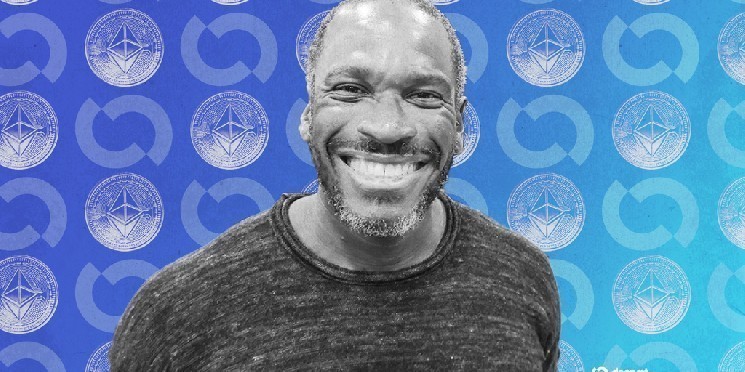 Артур Хейс інвестує у токени Ethena на фоні конкуренції за стабільну монету USDH