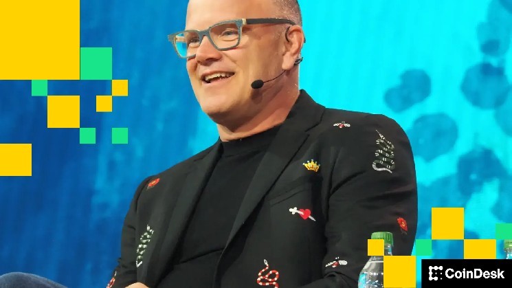 Криптоакции skyrocketing: Galaxy Digital, Circle и Bitfarms показывают значительный рост на фоне рекордов биткойна.