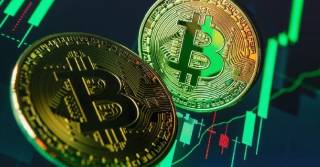 Критическая зона для Биткойна: аналитик указывает на уровень $117,000 как ключевой для дальнейших движений рынка
