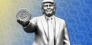 Золотая статуя Трампа с биткойном: символ отношений политики и криптовалюты в Вашингтоне