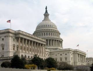 Противостояние между Coin Center и сенатором Уоррен.