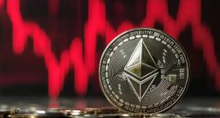 Корейский аналитик критикует прогнозы Тома Ли по Ethereum, считая что другие альткоины, такие как Solana и Arbitrum, имеют больше потенциала.