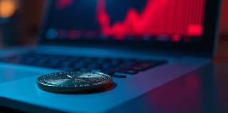 Цена Cardano (ADA) застряла ниже $0.80: медвежье давление и ключевые уровни поддержки