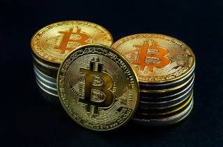 Биткойн как шанс для покупок: аналитика QCP Capital на фоне ослабления доллара и неопределенности на рынках