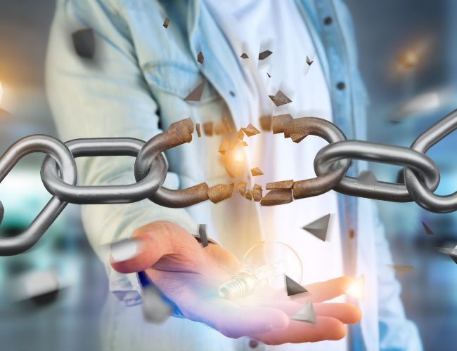 AVAX и Chainlink объявляют партнерство: рост токена на 9%