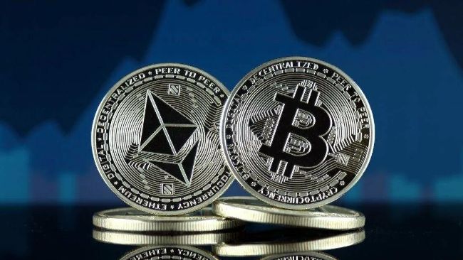 Ціна Bitcoin і Ethereum подає під тиском продажу: Як $536M виводів з ETF вплинули на ринок