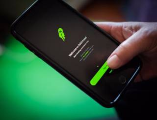 Robinhood расширяет свою деятельность с новой кредитной картой.