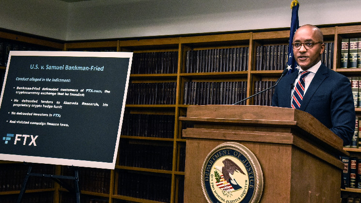 Непрохідне фінансове шахрайство: Суд над Семом Бенкман-Фрідом