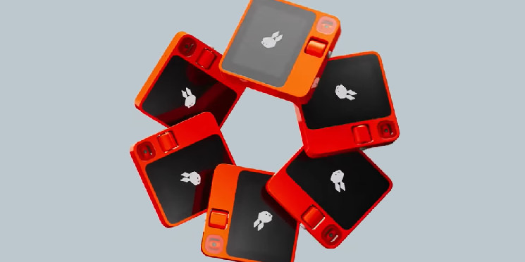 Pocket AI Gadget R1: Розчарування та амбіції