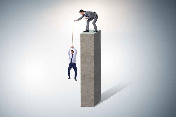 Цена биткоина падает из-за напряженности между Израилем и Ираном