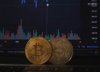 Кінець $2.4B Криптовалют: Передбачення волатильності