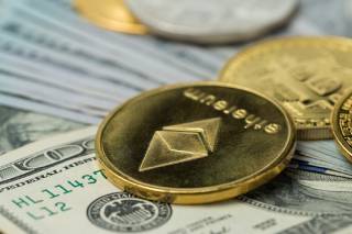Цена Ethereum удерживается на месте, составляет до $2,800.
