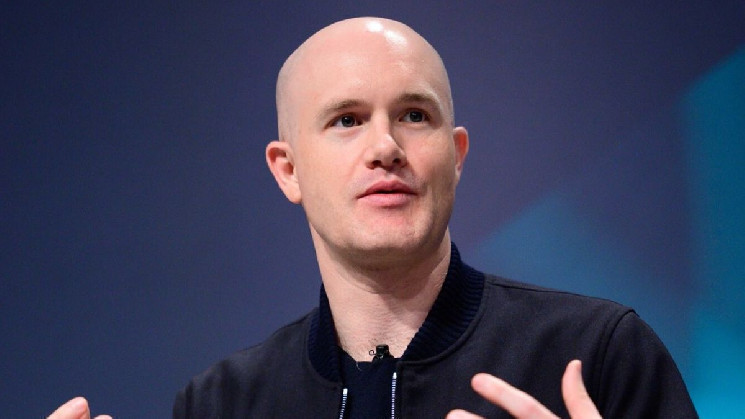 Киты биткоина приобрели 15 400 BTC на Coinbase: цена BTC восстановилась