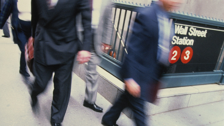 Пенсионный фонд Висконсина вложил $160 млн в биткоин-ETF: анализ институциональных инвестиций