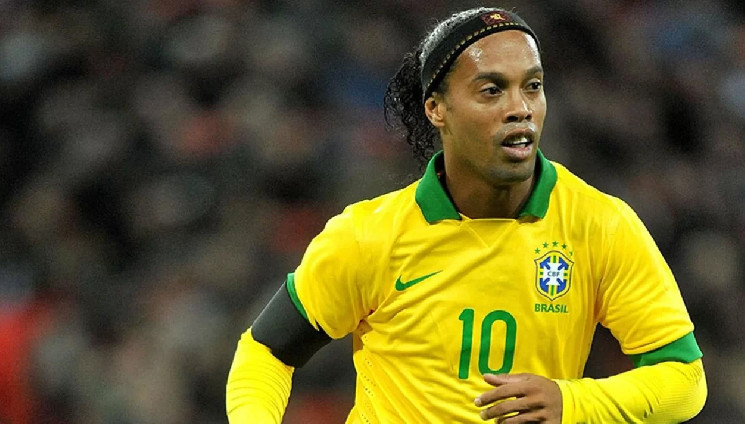 Роналдиньо прессует WATER: реакция цены?