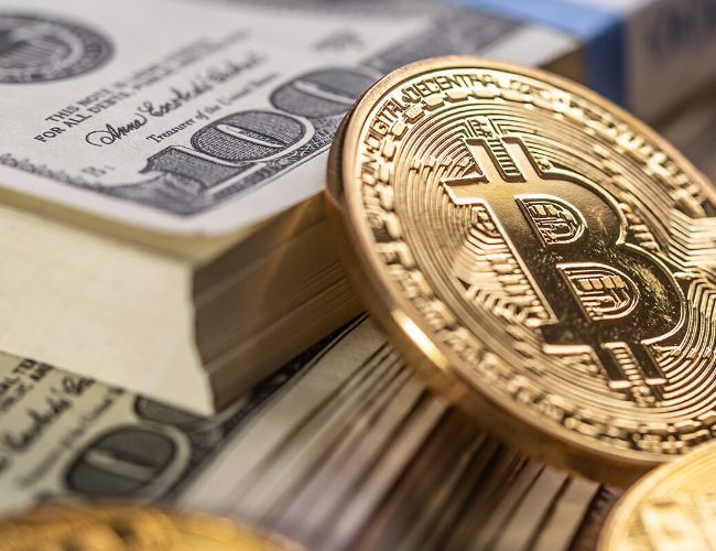 Рост Bitcoin на 107%: Что происходит с криптовалютой после достижения «перекупленного» уровня?