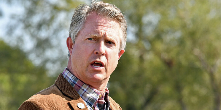 Сенатор Маршалл відмовився підтримувати закон про криптовалютну галузь