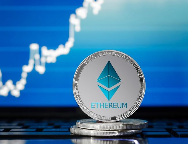 Високі виведення Ethereum з бірж: що це означає для ринку?