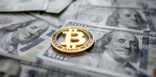 Биткоин в условиях рецессии: выгодно ли это?