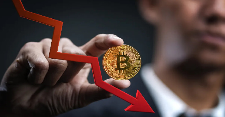 Крах фондового рынка влияет на цену Bitcoin