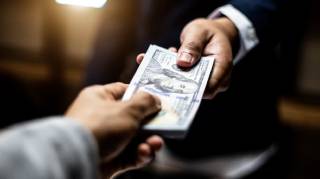 Суми відправлені казначеєм Synthetix: скандалі в компанії