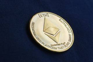 Ефір (ETH) проти Солани (SOL): Глибока аналітика Томаса Кралова