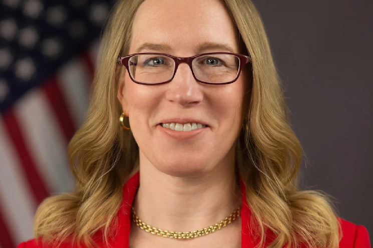 Хестер Пирс критикует SEC за SAB 121