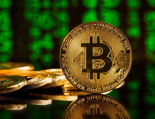 Биткоин рекордно прорвал отметку в $65 тыс.