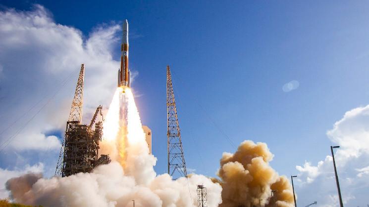 Рекордная ликвидность стейблкоинов и рост транзакций китов могут предвещать резкий рост цен на биткойн в октябре