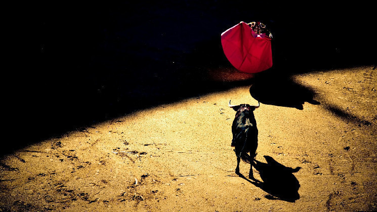 Биткойн может достичь рекордов: бычий тренд поднимает цену к 73 000 долларов после прорыва семимесячного нисходящего канала