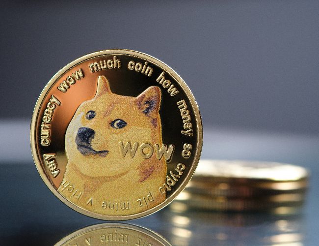Dogecoin сигналізує про продаж після стрибка на 10%: інвесторам варто розглянути вихід з позицій.