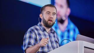 Chainlink запускает инициативу по стандартизации данных о корпоративных действиях с использованием AI и блокчейна.