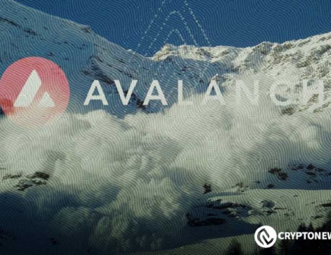 AVAX наближається до критичного рівня опору на $32.72: трейдери спостерігають за можливим проривом або зниженням ціни.