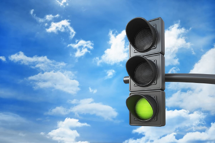 Чотири альткоїни у зеленій зоні: прогнози на наступний тиждень та вплив активності китів Ефіру