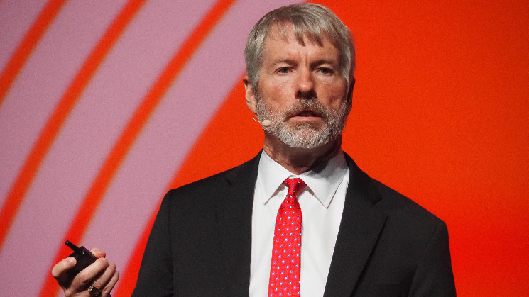 Премиум MicroStrategy к биткойн-активам может снизиться: отчет Steno Research предупреждает о переменах на рынке криптовалют.