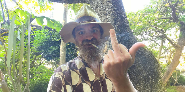 Взлом аккаунта разработчика бота Terminal of Truths приводит к потере токенов и мошеннической схеме на 600,000 долларов