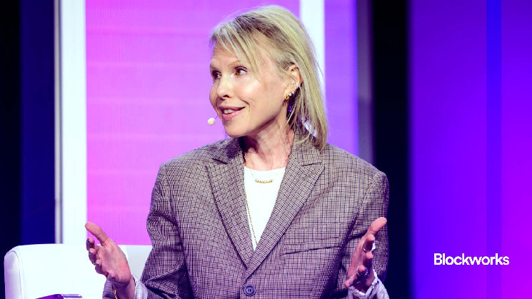 Пенсионные фонды постепенно инвестируют в Биткойн: новые примеры и тренды