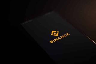 Binance добавила 17 мемекоинов в 2024 году: рост цен и интерес со стороны крипто-сообщества.