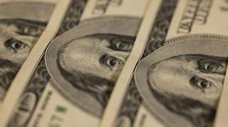 Біткоїн на межі $90,000: трейдери зосереджуються на зростанні долара та ризику фінансового ущільнення
