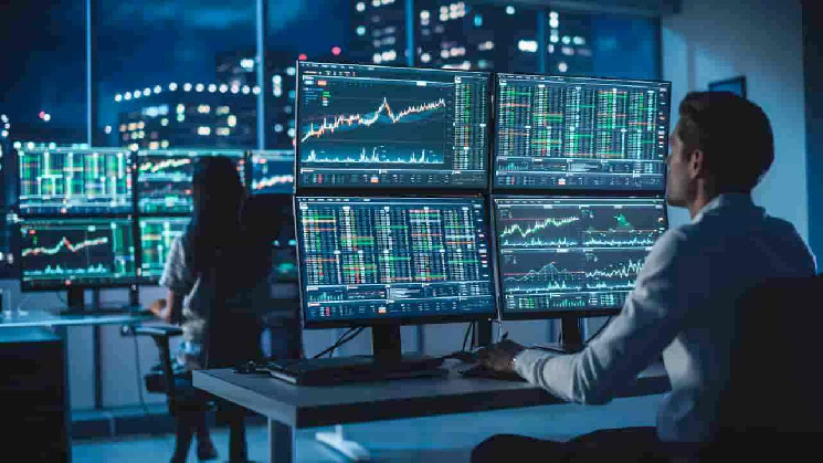 Криптотрейдер заработал $1,62 миллиона за 20 дней на мем-монетах URO и RIF благодаря удачным инвестициям и росту рынка.