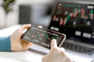 Как Алекс Беккер видит будущее криптовалют: инвестиции в полезные альткойны вместо мемкойнов